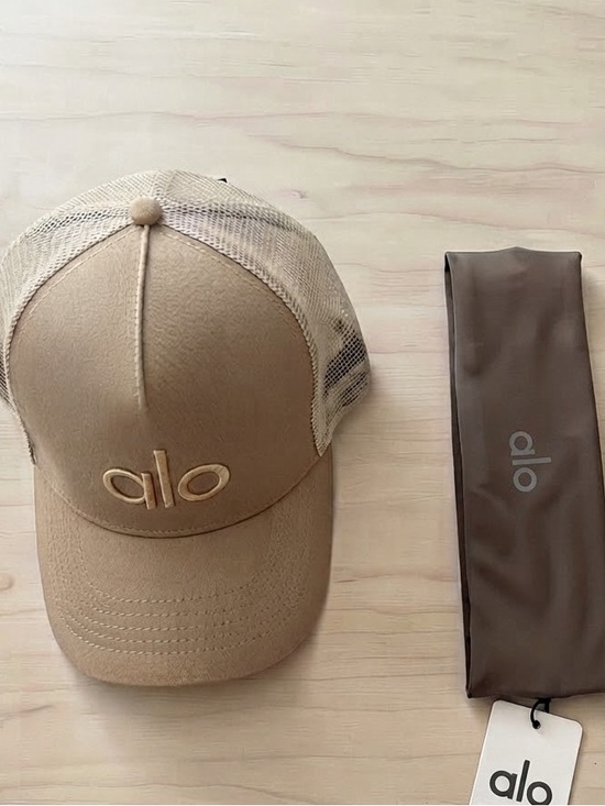 ALO Yoga Other - ALO Yoga LOT BUNDLE unisex Trucker Hat Tan hair Gold Embroidered Logo headband